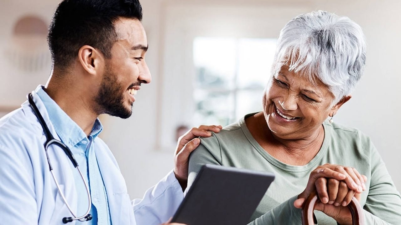 الدور الإنساني لمستشفى عبيد التخصصي في دعم المرضى وأسرهم في الرياض والأحساء