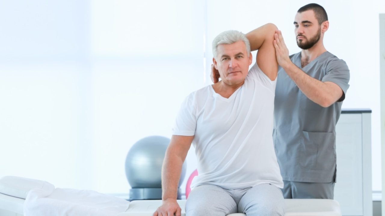 قسم العلاج الطبيعي في مستشفى عبيد التخصصي بالرياض – رعاية متكاملة لاستعادة الحركة وجودة الحياة